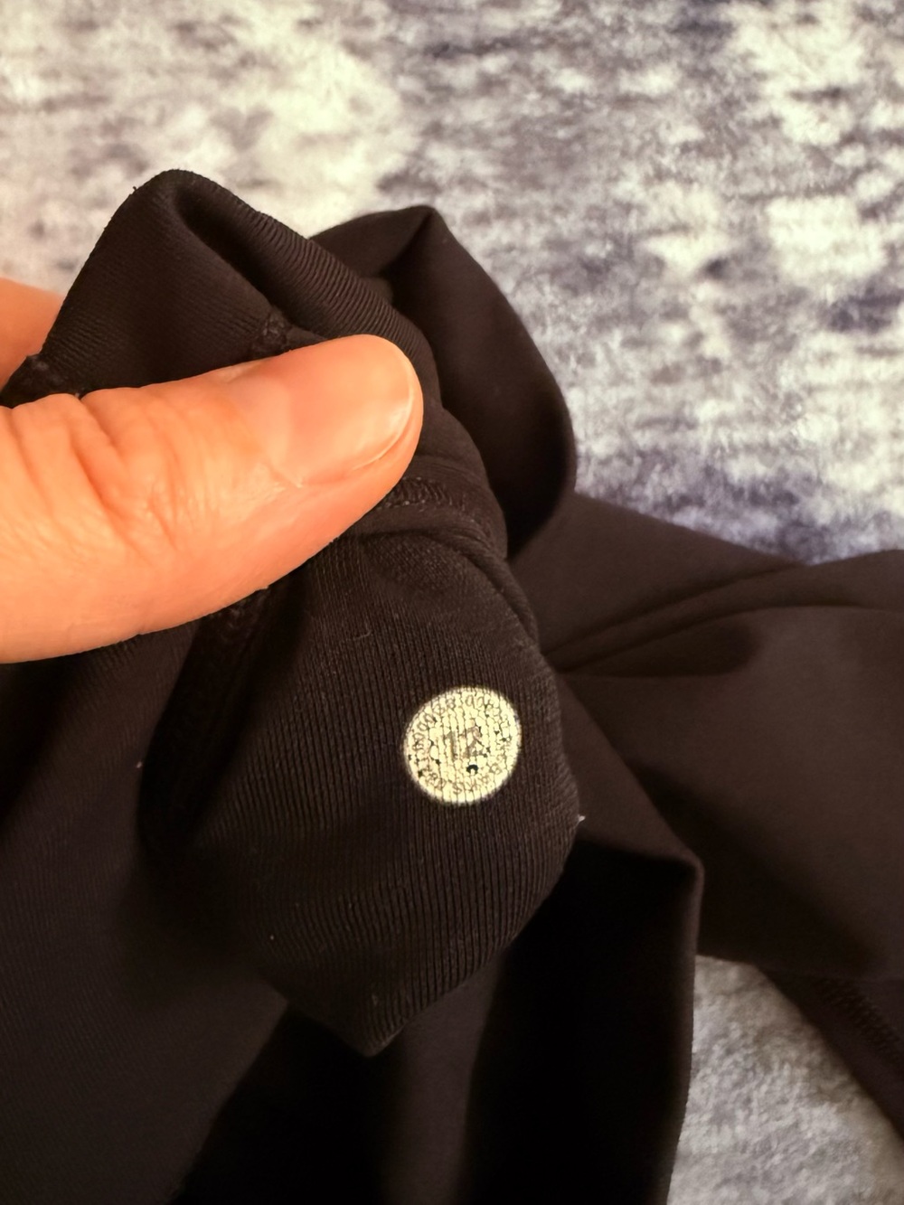 Lululemon Black Cropped Leggings – 23” Inseam with Reflective Logo size 12 - Picture 4 of 6